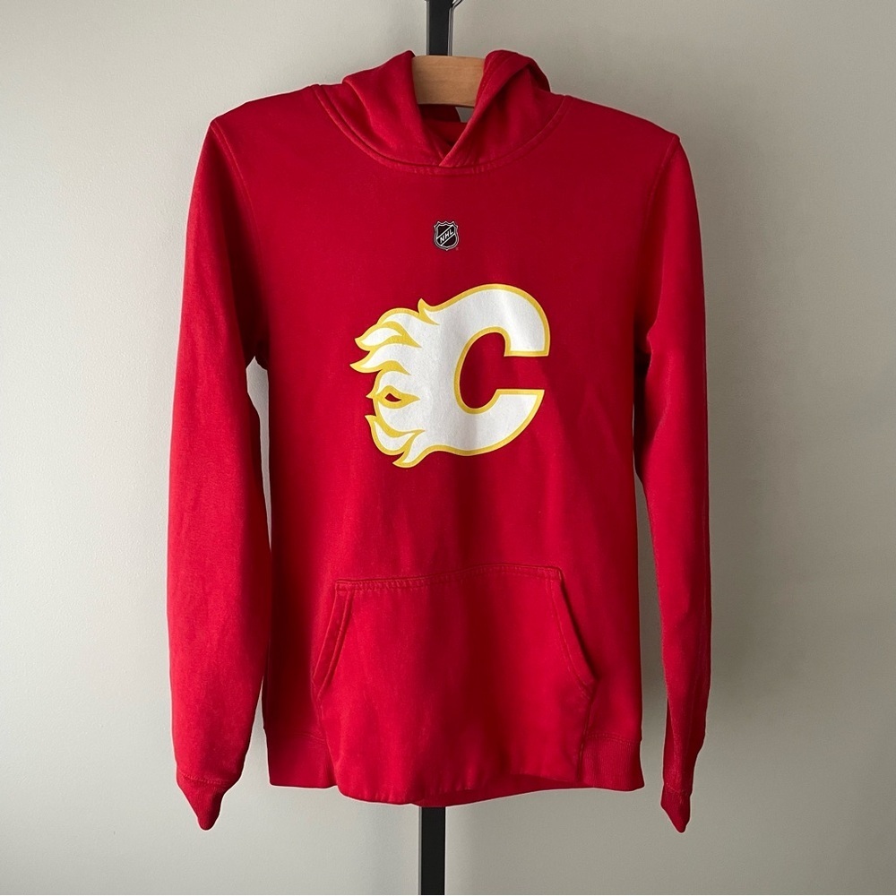 Outerstuff Calgary Flames Youth PullOver Hoodie Red NHL Hockey Size 18/20